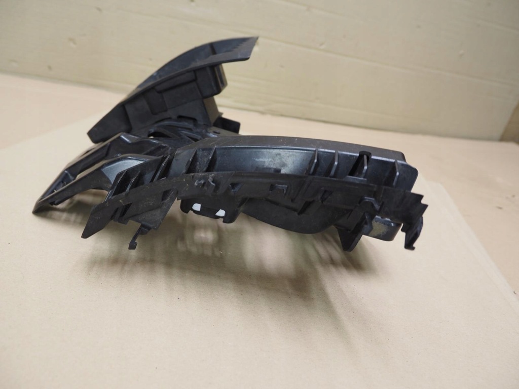 Mercedes eqe v295 напрямна кронштейн задні праве оригінал a2958858800 Недорого