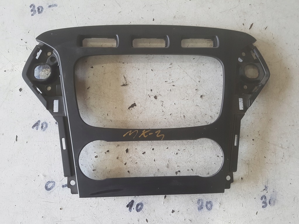 фото №1, Ford mondeo mk4 lift 10r- рамка радио