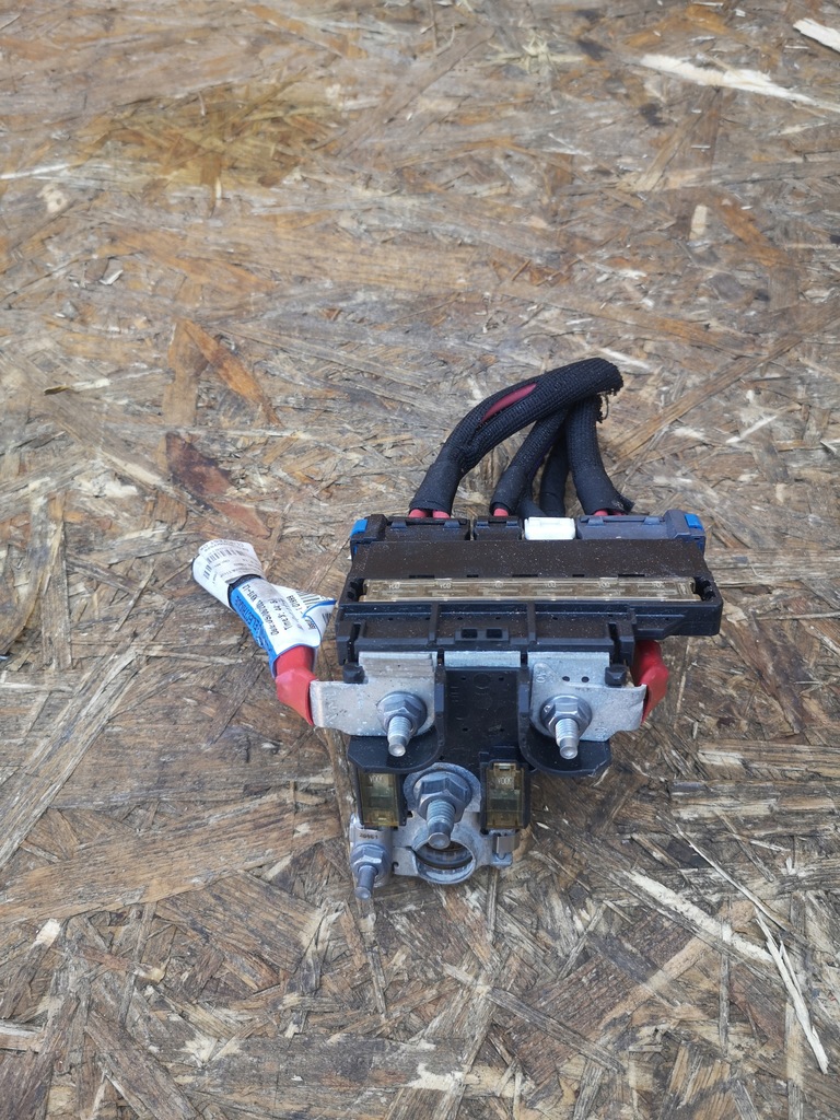 фото №1, Renault clio v клема запобіжник