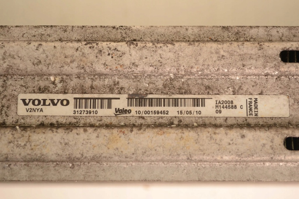 Volvo xc60 2010 радиатор воздуха наддувочный / интеркулер Недорого