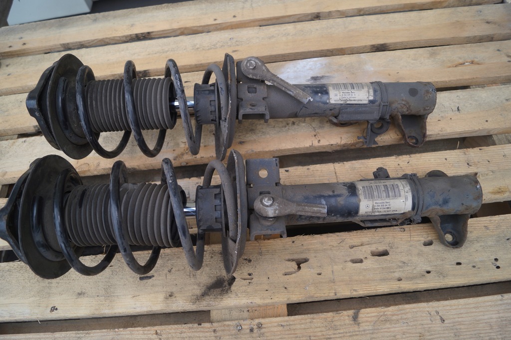 фото №9, Амортизатор перед mercedes w204 a2043200413