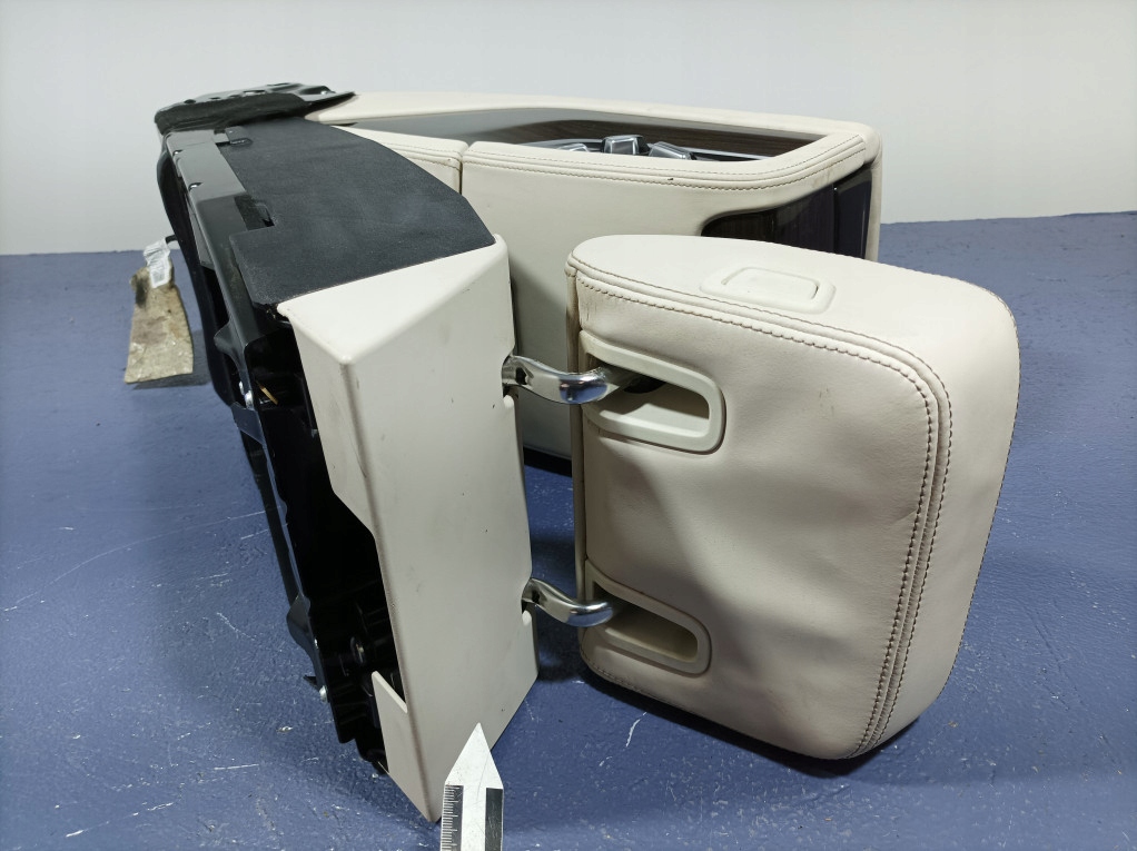 фото №16, Bmw 7 g11 lci подлокотник задний средний с переключателями комфорт naew