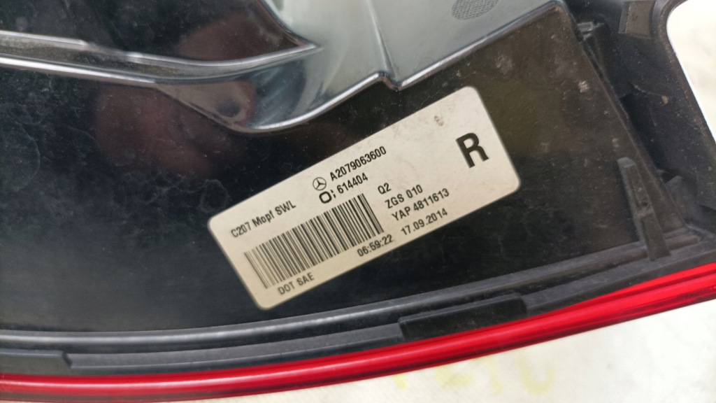 Mercedes w207 16- лампа задний  правая левая америка Недорого