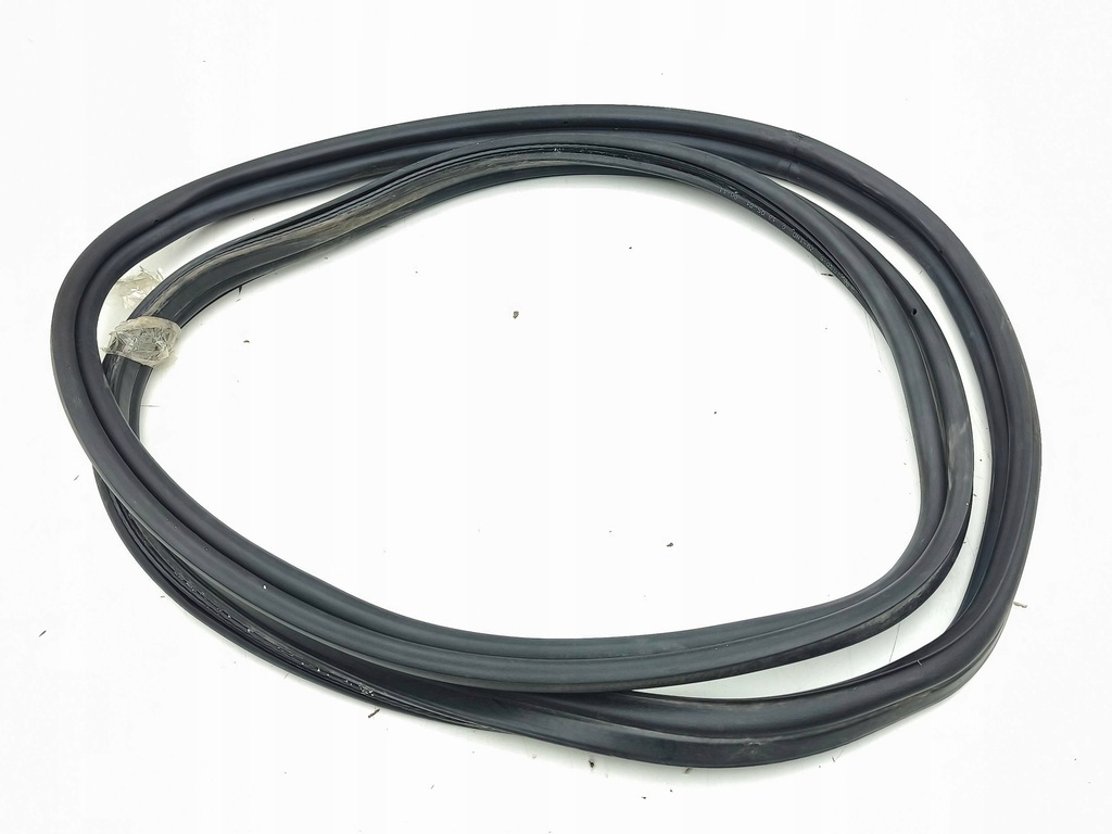 фото №7, Porsche 911 996 2001 прокладка кришки багажника