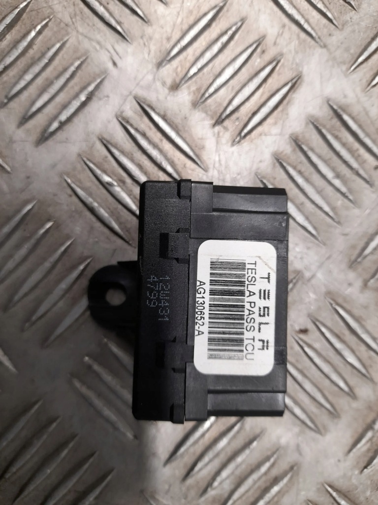 Tesla model s ag130652a з передній реле в Україні