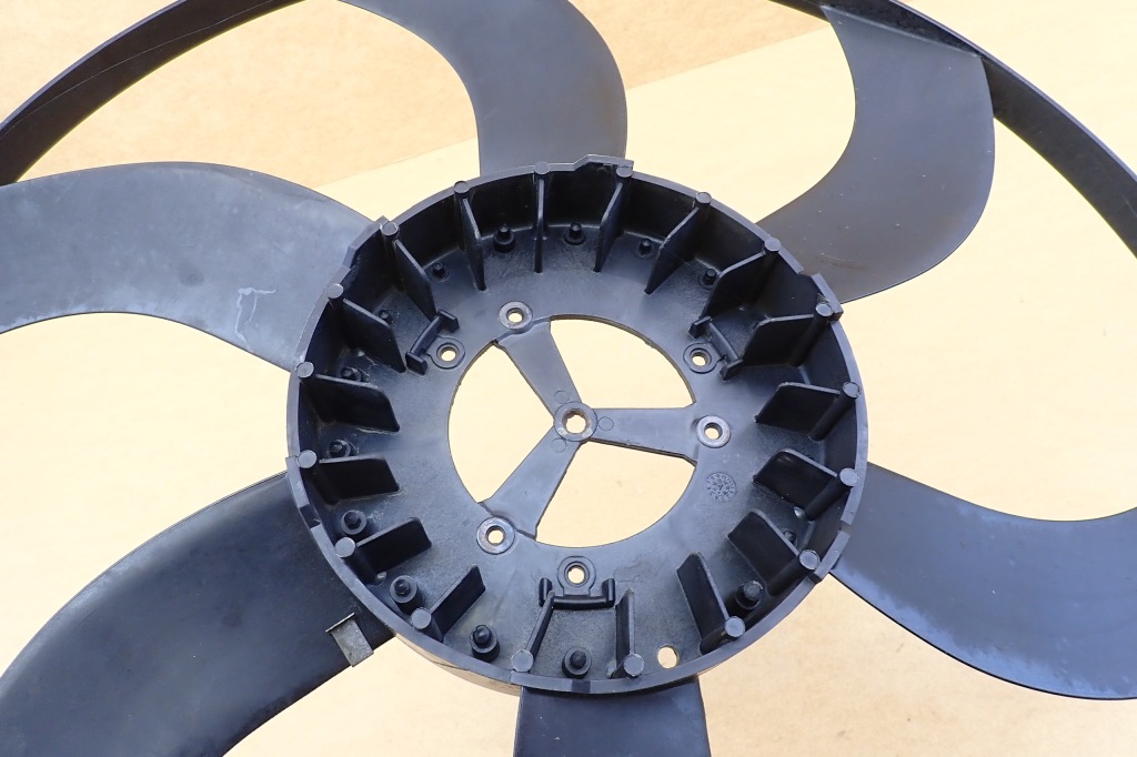 Bmw e90 e91 320d вентилятор вентилятор радіатора 825.0105 Зі Шроту