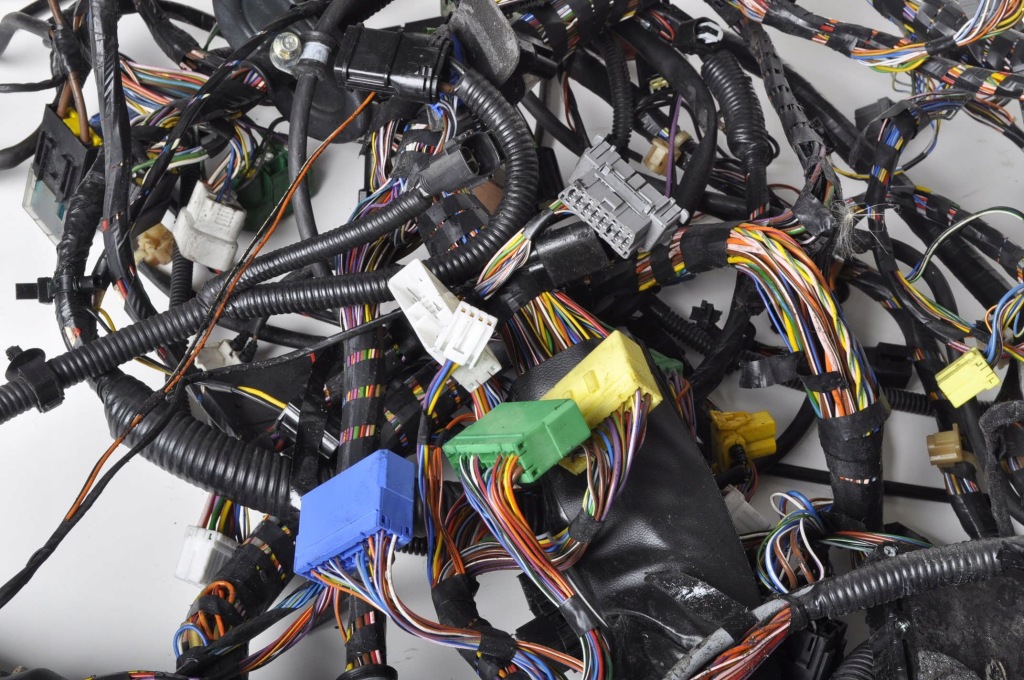 Aston martin vanquish 1 6.0 джгут електропроводка електрична 1r12-370408-ae Недорого