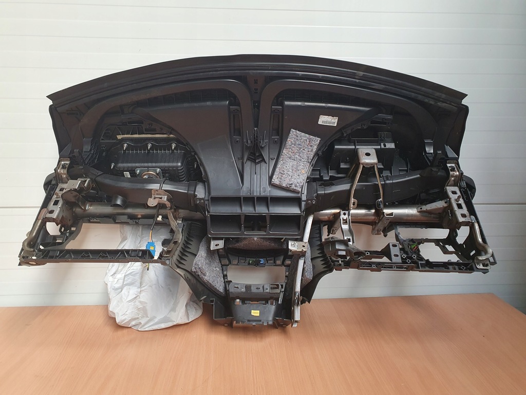 фото №6, Панель приладів приладова консоль подушки безпеки ремені подушка безпеки peugeot 208