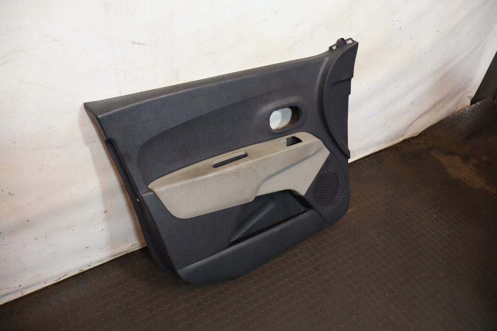 фото №1, Обшивка оббивка двері лівий перед dacia lodgy