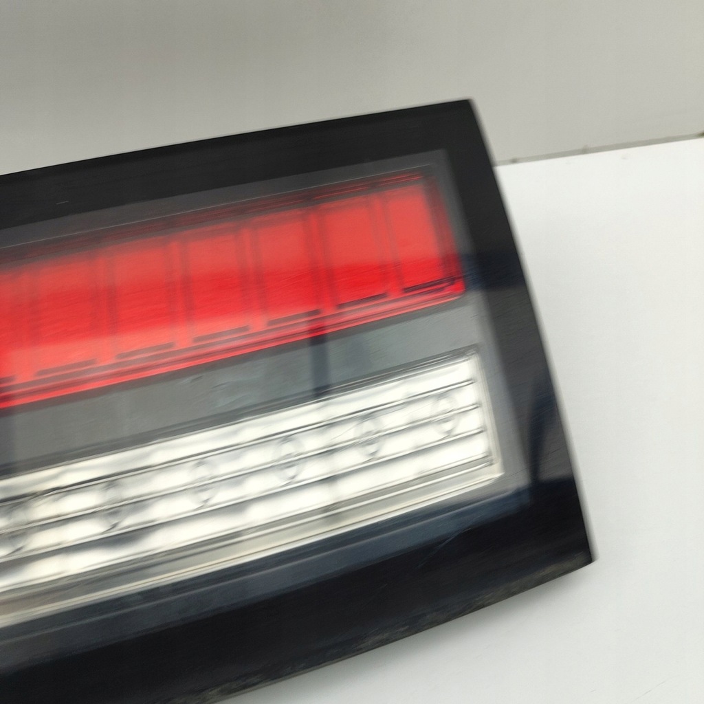 фото №6, Opel ampera 2014 права сторона лампи задній кришки багажника