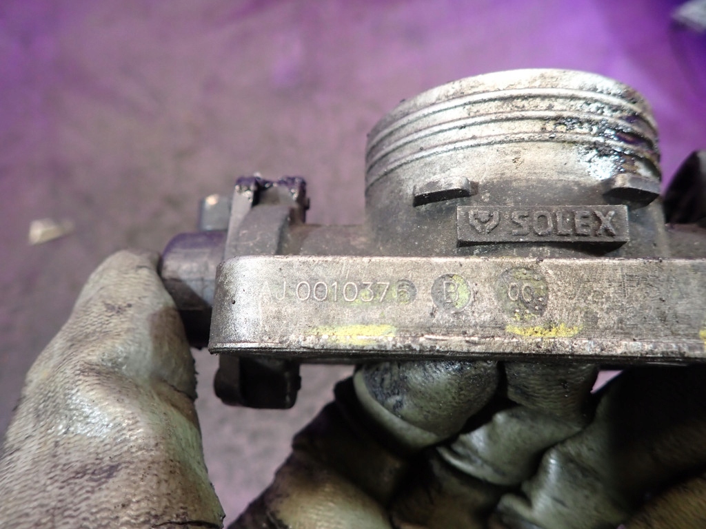 фото №8, Peugeot 206 98-03 1.6 90km дросельна заслінка aj0010376