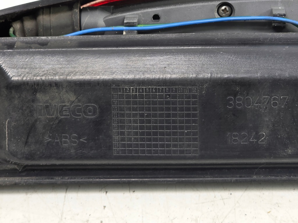 Iveco daily 06-14 фара третье  фонарь  стоп молдинг накладка 3804767 1cz Оригинал