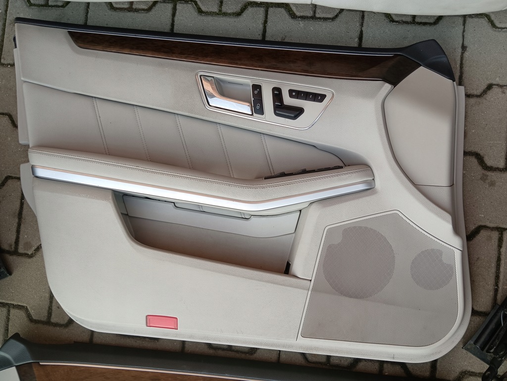 фото №16, Сиденья заднее сиденье обивка кожа mercedes w212 kombi