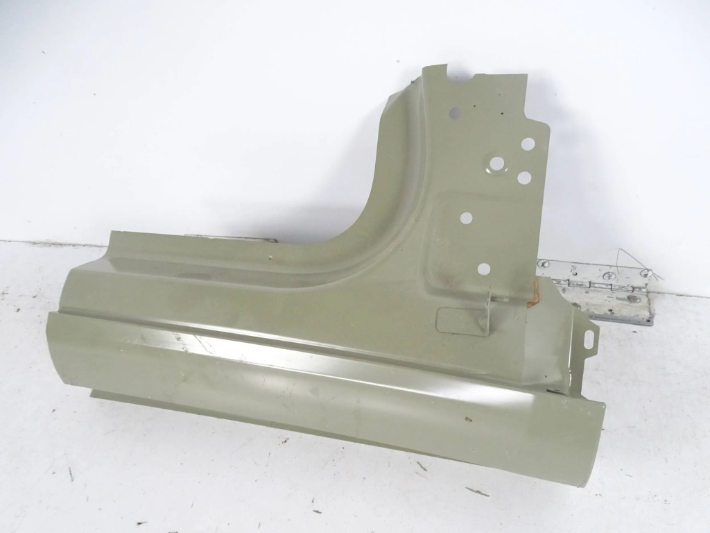 Купити Поріг перед передній праві tesla 3