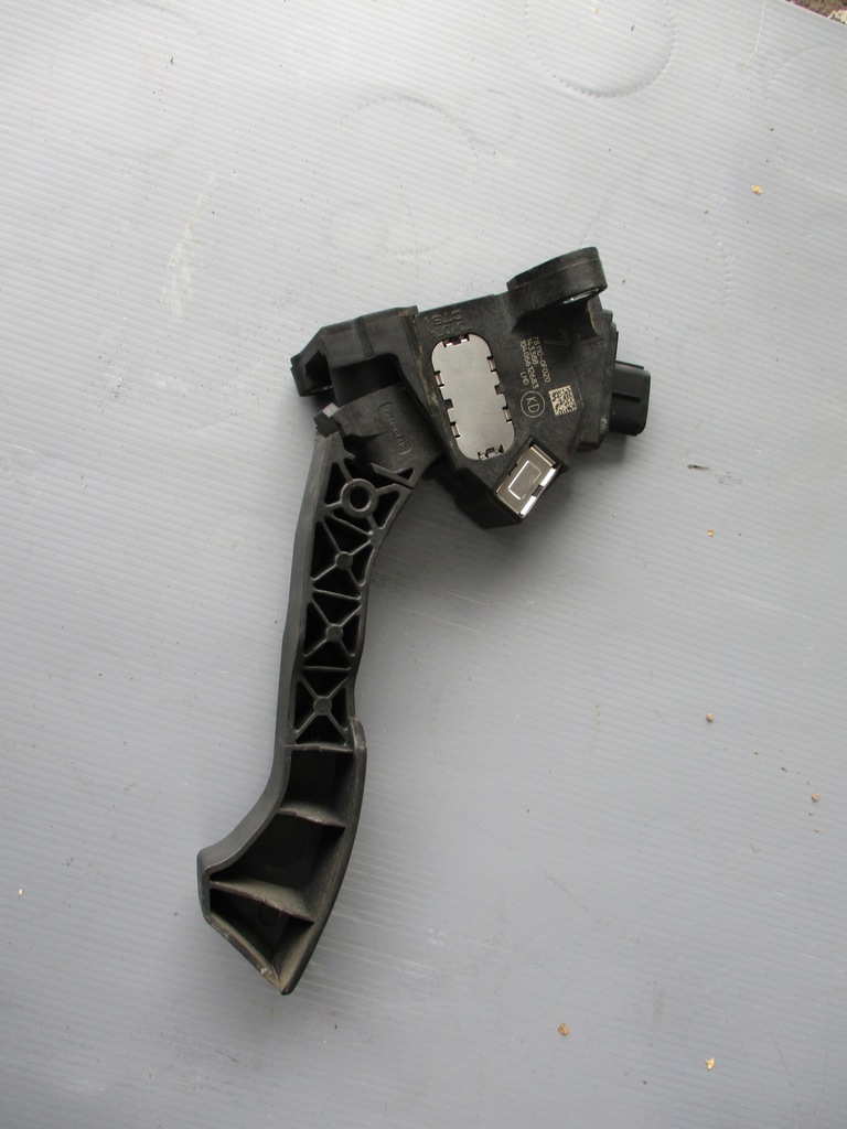 фото №1, Потенциометр газа toyota verso avensis 2014r 78110-0f020