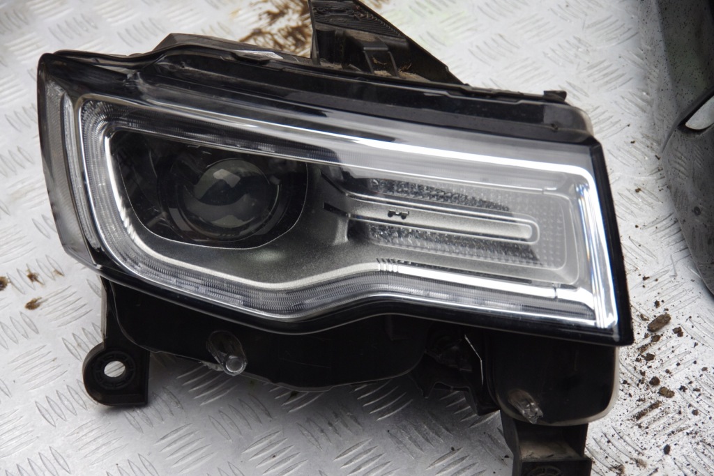 Бампер капот крыло  фара ремень перед jeep grand cherokee wk2 pau summit Доставка