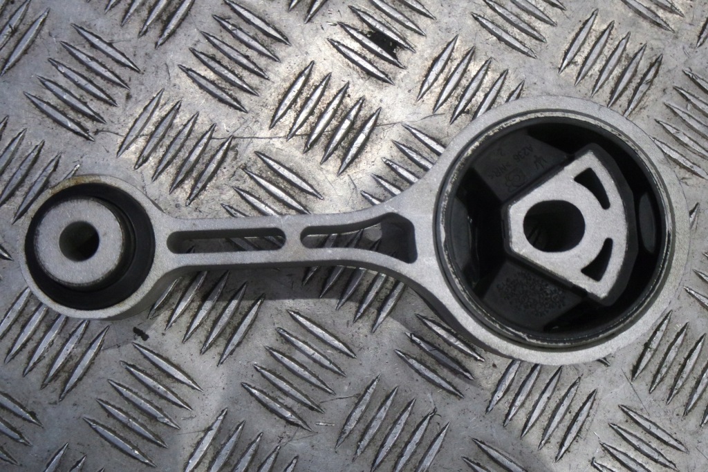 фото №1, Кронштейн кронштейн двигателя maserati 6700048720