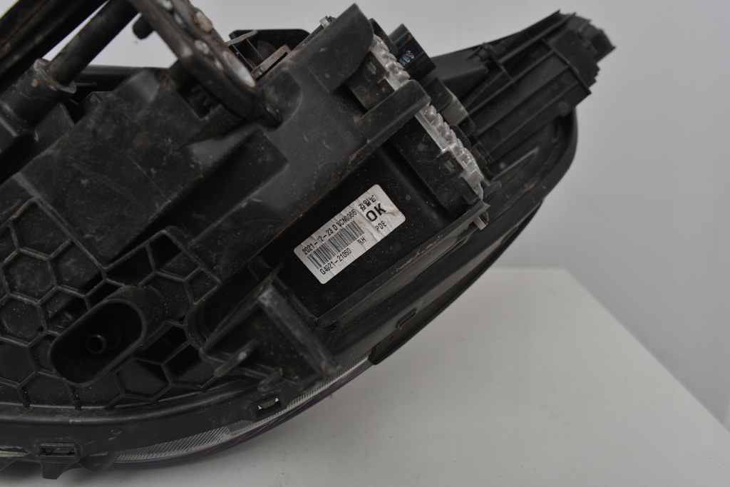 Hyundai i30 n-line фара перед передня правий 92102g4120 в Україні