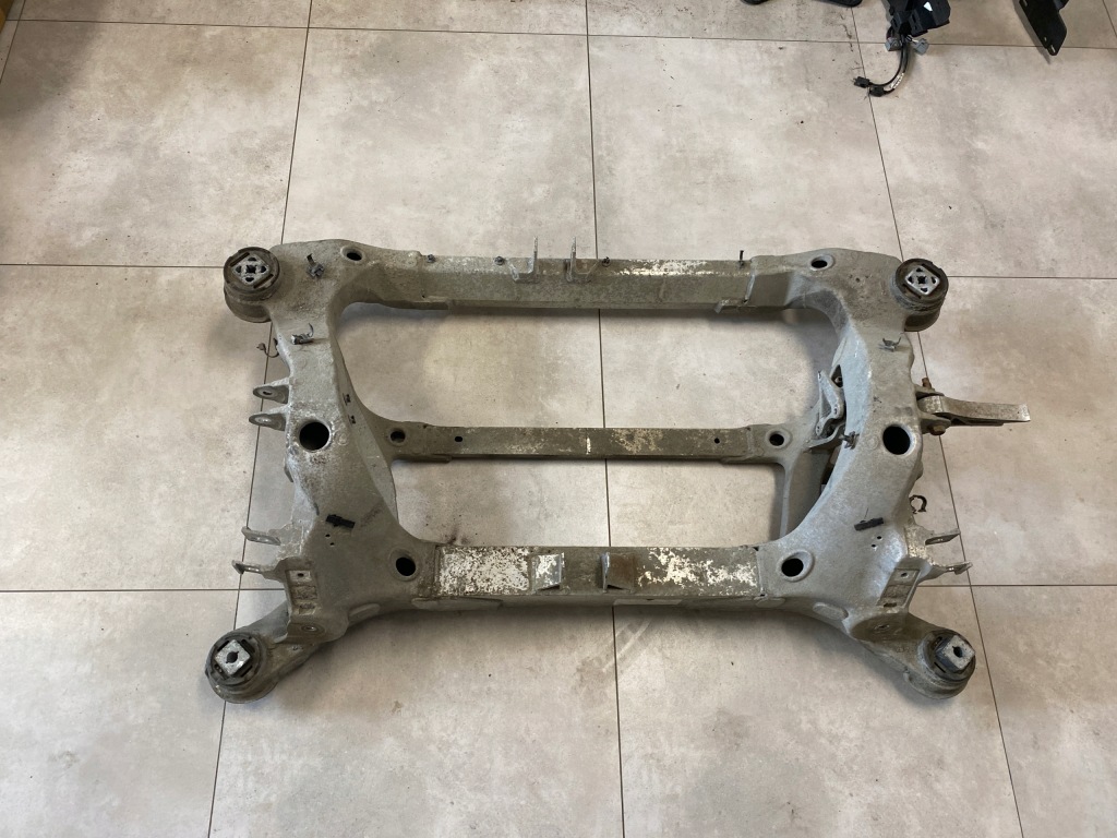 фото №1, Tesla model s 2013r. подрамник подрамник задняя