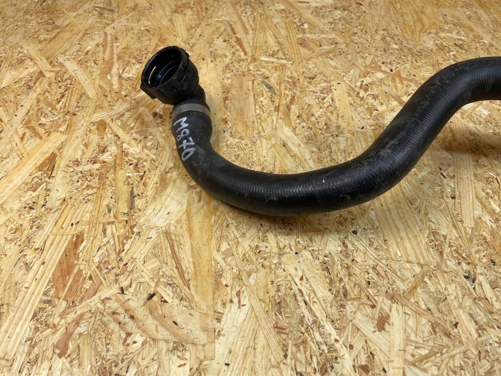 Пабтрубок  труба шланг воды volvo v40 ii 31474987 2016- Доставка