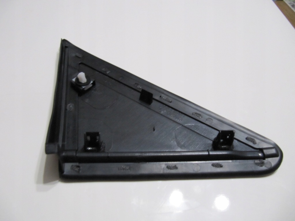 фото №11, Chrysler town country 11- grand caravan треугольник заглушка крыла левый левая