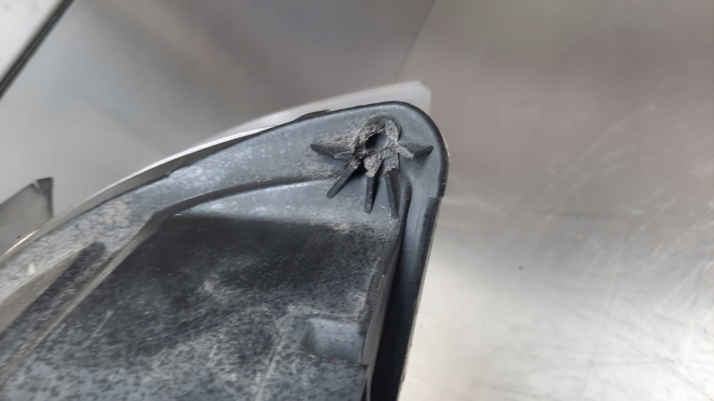 фото №13, Фара лівий ксенон 31383540 volvo v70 iii s80 ii пошкоджені скло