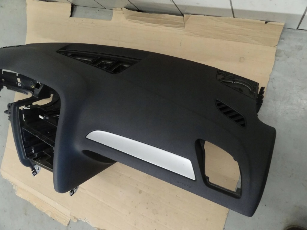 фото №5, Audi a4 b8 2009 консоль приборная панель приборная ремни перед подушка безопасности