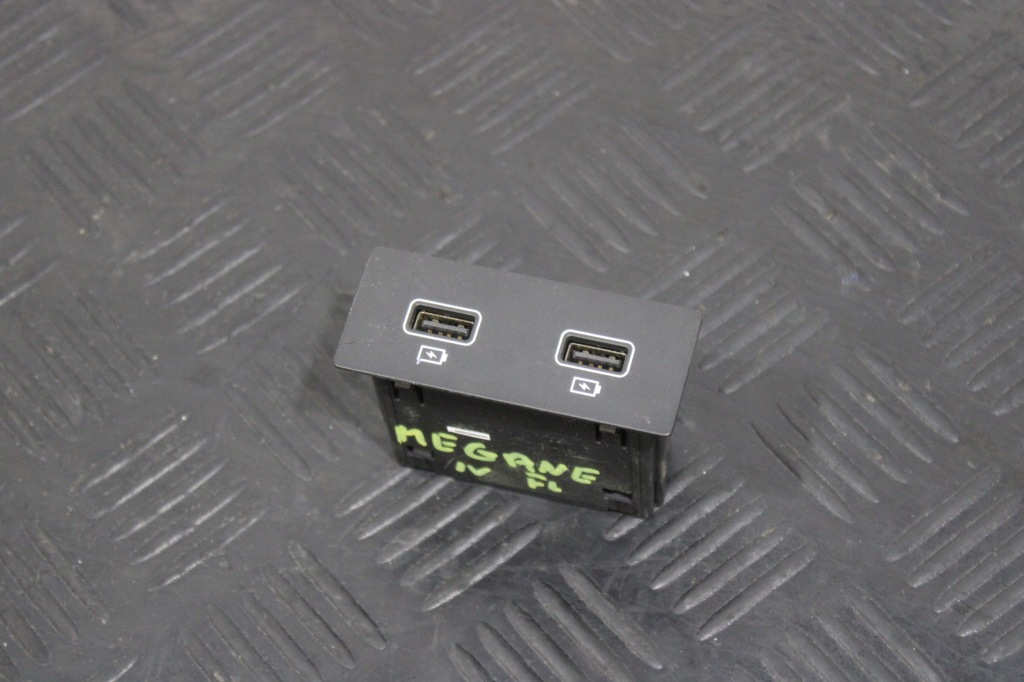 Купить Разъём usb 280230033r renault megane iv 4 рестайлинг  универсал