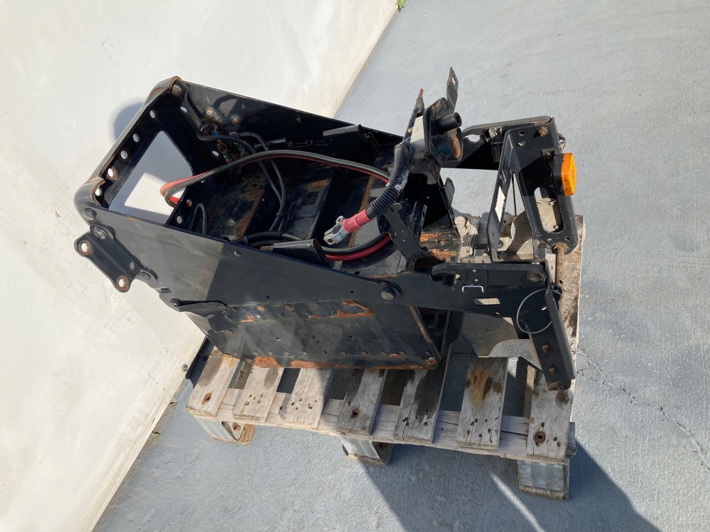 фото №5, Man tgx tgs euro 6 коробка основание аккумуляторов