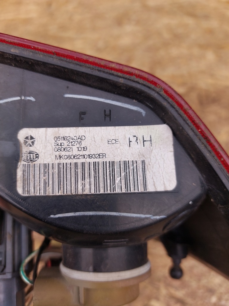 фото №8, Лампа задняя задняя правая jeep patriot 05116240ad