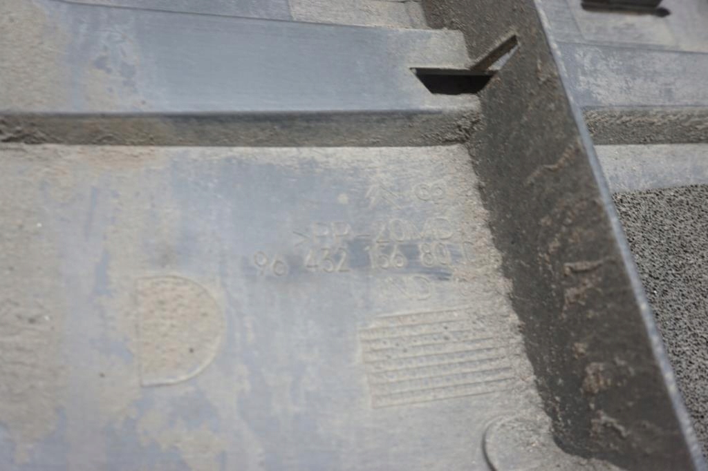 фото №4, Направляющая бампера правый задняя citroen c5 i