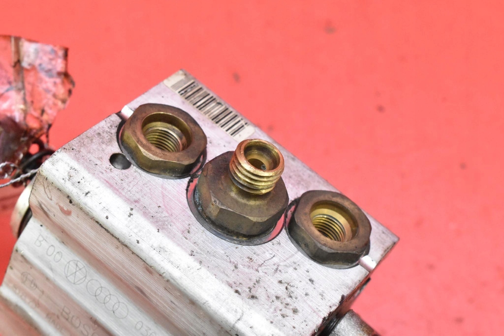 Помпа насос wysokiego тиску пального 03c127025l vw golf 5 v 1.4 fsi 90km Київ