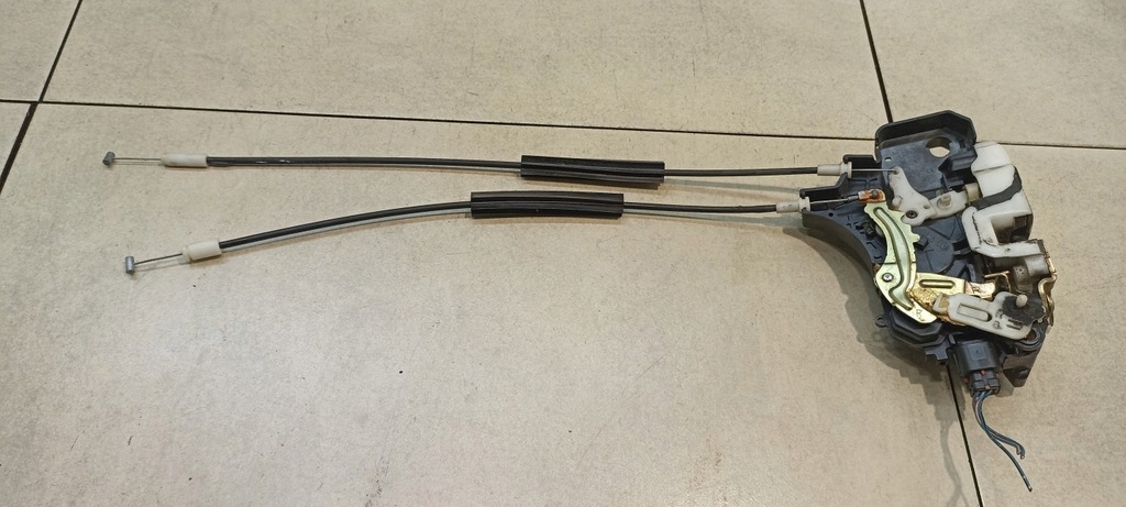 фото №7, Замок двері правий задня mitsubishi colt vi 3 pin