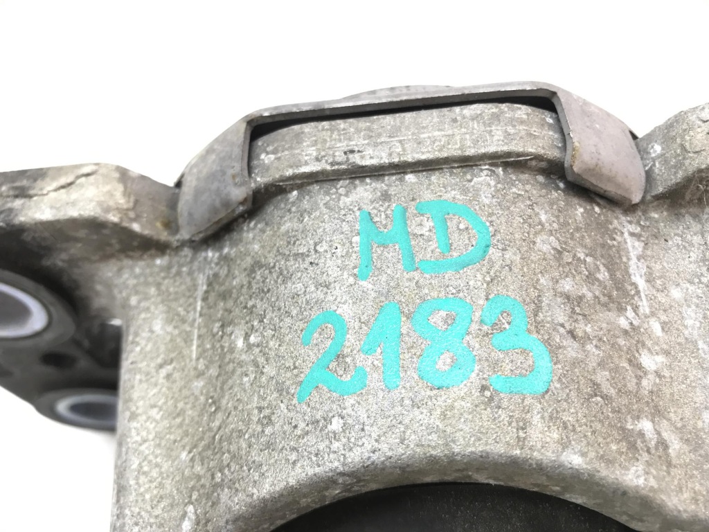 фото №7, Кронштейн двигателя подушка коробки передач 2.4 d5 v70 iii s80 ii