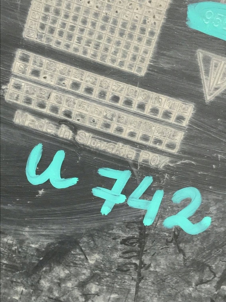 Повітропровід повітря w бампер ліва перед porsche cayenne 95b121333 Недорого