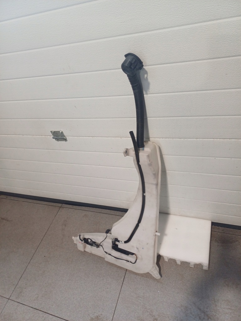 Бак рідина розпилювача bmw x3 f25 132643-10 Ціна