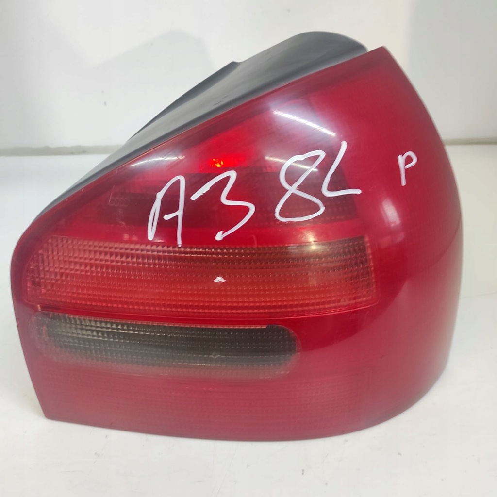 фото №1, Лампа права задня audi a3 8l 8l0945096