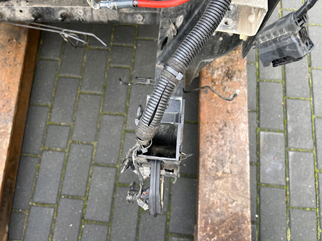 фото №11, Bmw i3 l01 кузов кузов крыша крыло лонжерон b72 стекло панорама