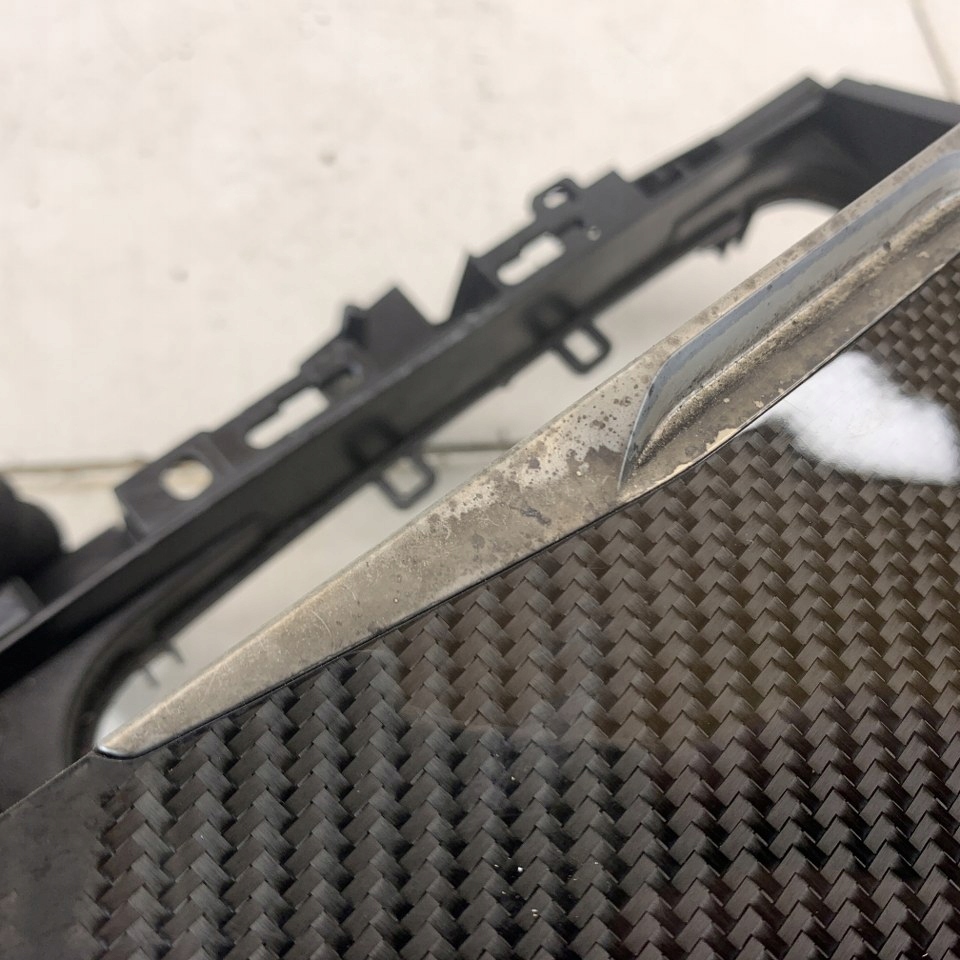 Купити Бардачок відкривний зарядний пристрій індукційна декоративна карбон bmw 4 g26 рестайлінг  23r