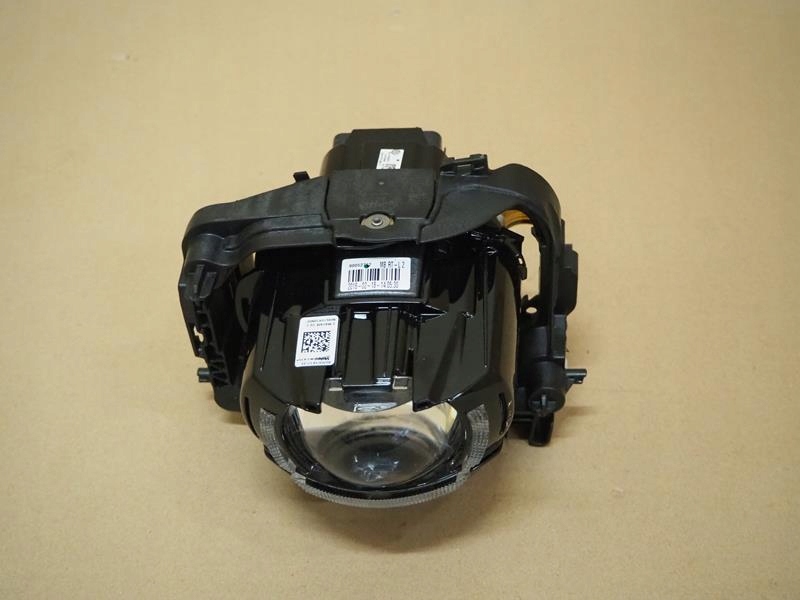 фото №1, Линза лампы led левая vw passat b8