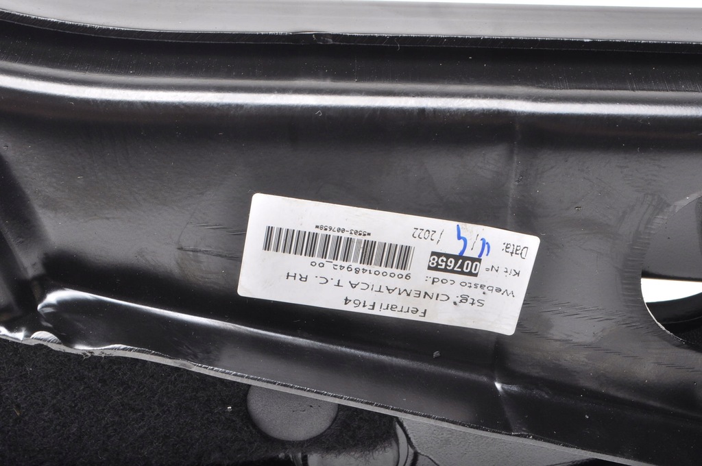 фото №10, Ferrari portofino 3.9 f164 петля дах правий 125502 007658