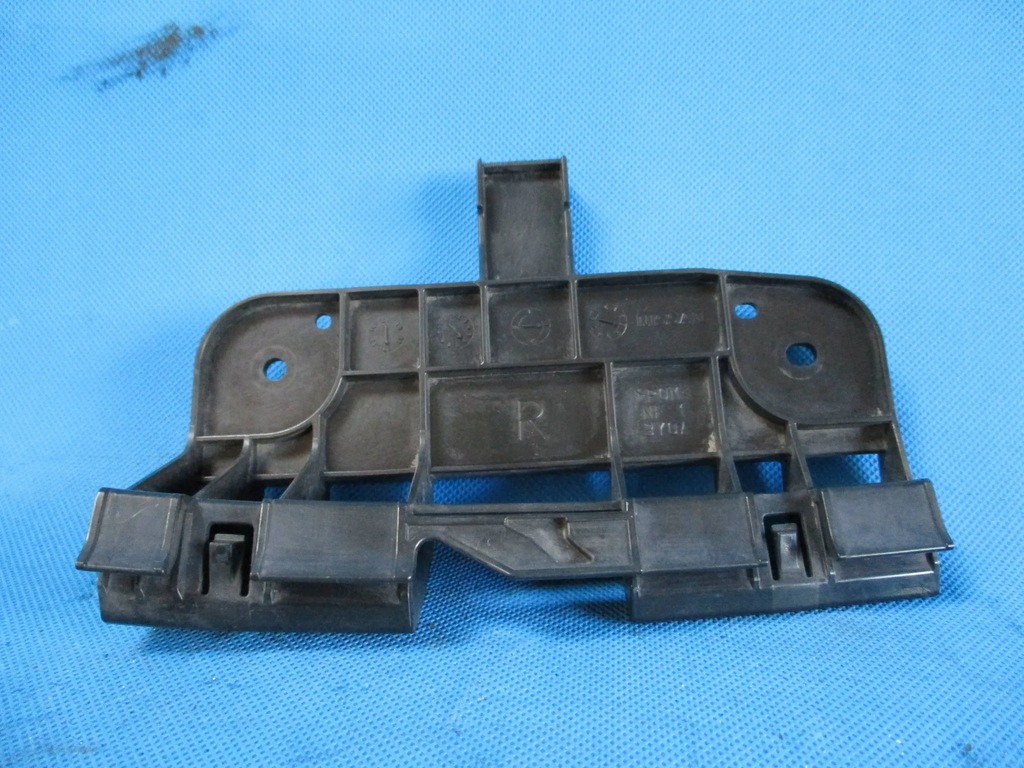 фото №1, Направляющая лампы перед правый nissan leaf