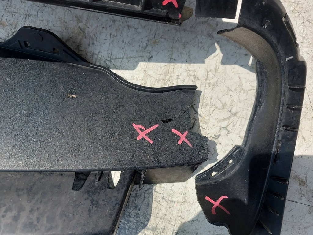 фото №11, Dodge challenger 15- решітка радіатора верхній каркас решітка бампер передній