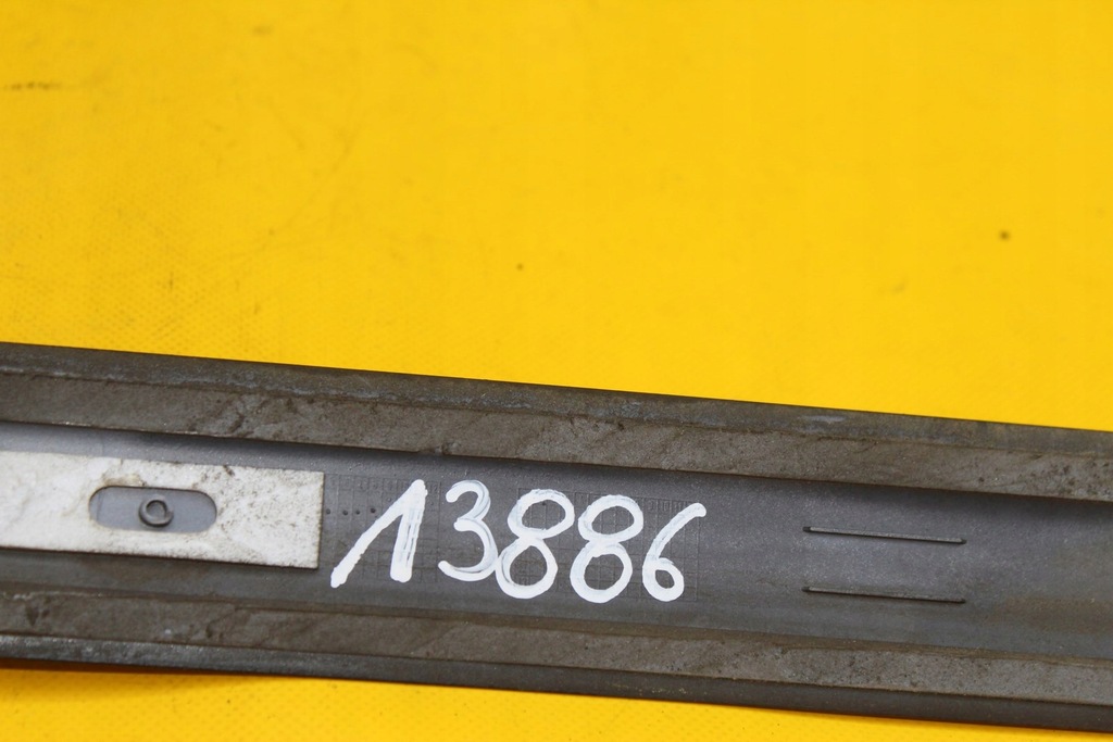 фото №10, Молдинг крыла правый задняя a3 8p 8p3853984b 3d lz9w