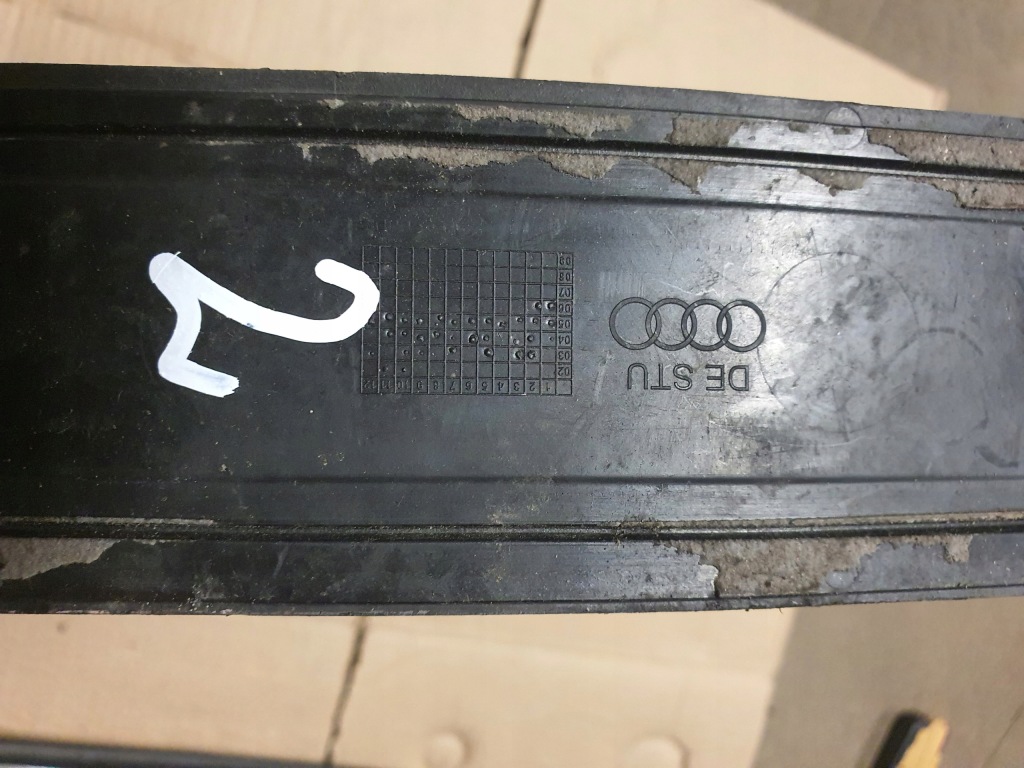 Audi a4 b7 накладка  накладка на порог правый  передок  8e0853374a 2 Киев