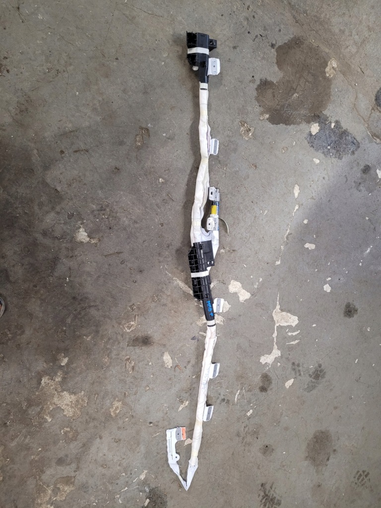 фото №1, Suzuki swift mk8 17- шторка безопасности правая