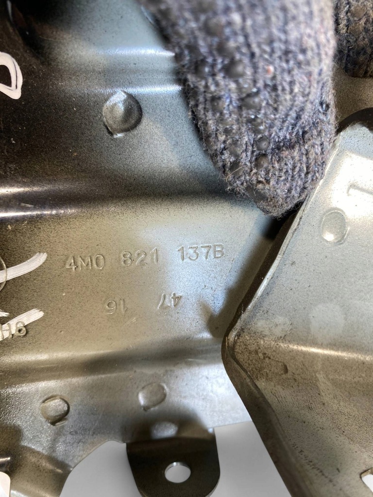 фото №9, Audi q7 4m 2017 кронштейн / кронштейн крыла передний 4m0821131c