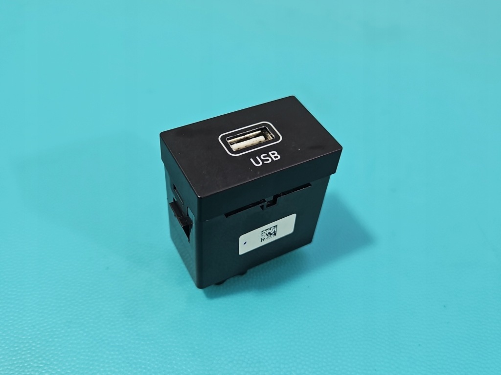 Купити Роз'єм usb hyundai i30 3 16- 96120-042604x