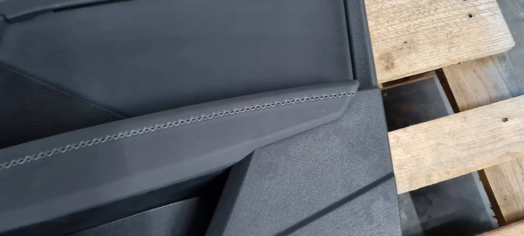 фото №13, S3 8y a3 обшивка дверь правый перед кожа bang olufsen 8y0867104d