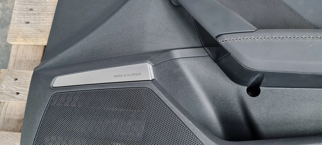 фото №12, S3 8y a3 обшивка дверь правый перед кожа bang olufsen 8y0867104d